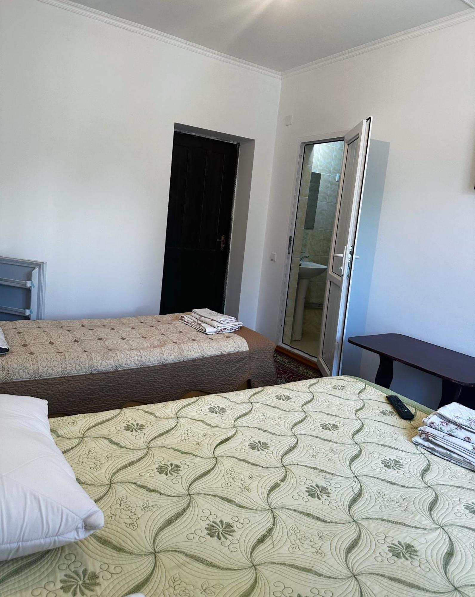 Guest House Arbat Cholpon-Ata Exterior photo