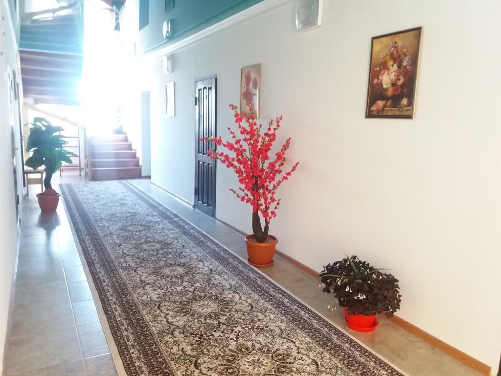 Guest House Arbat Cholpon-Ata Exterior photo